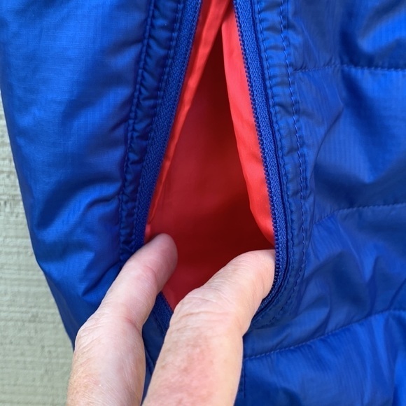 Vineyard vines Boy's Mountain Weekend Primaloft Full Zip Vest - Picture 8 of 12